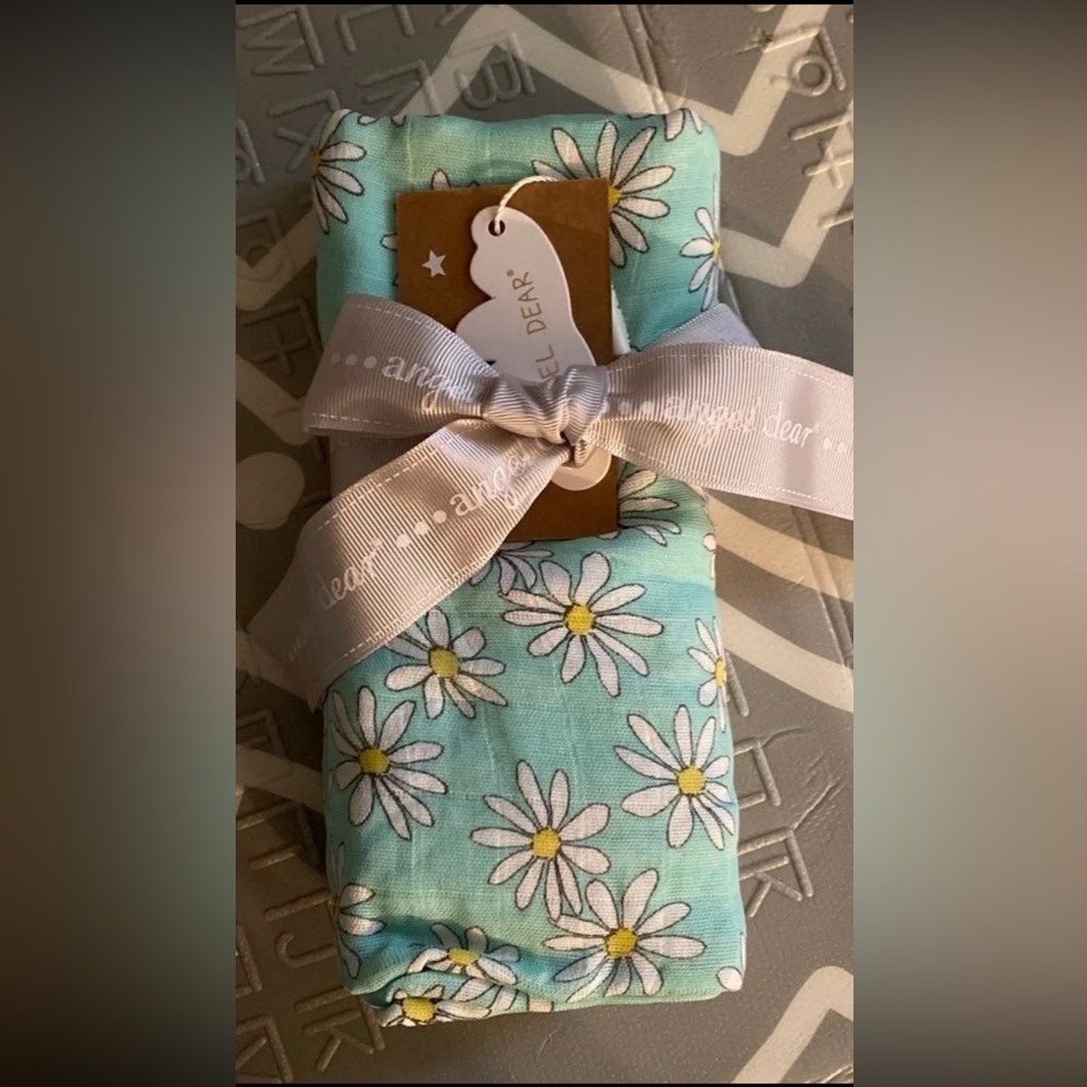 Angel Dear Muslim Daisy Swaddle
